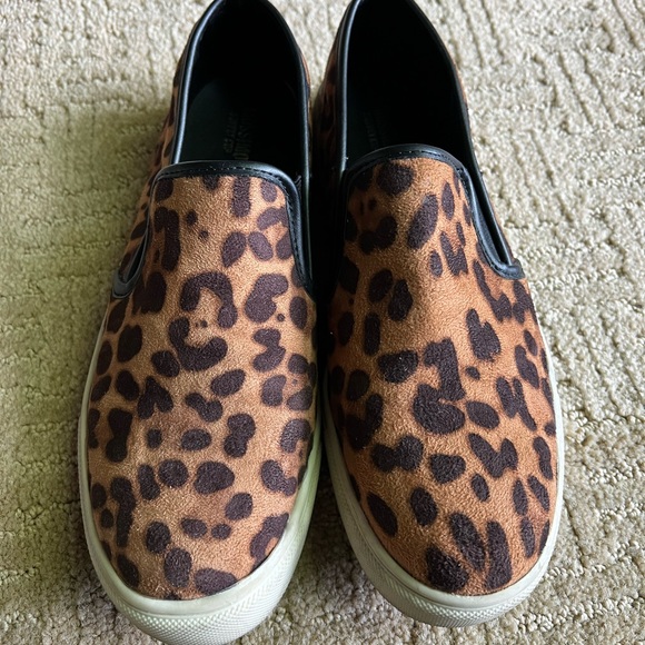 Cheetah suede-like loafers - Picture 4 of 8